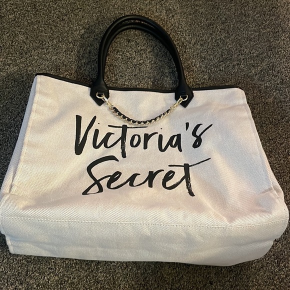 Victoria’s Secret bag - Picture 3 of 12